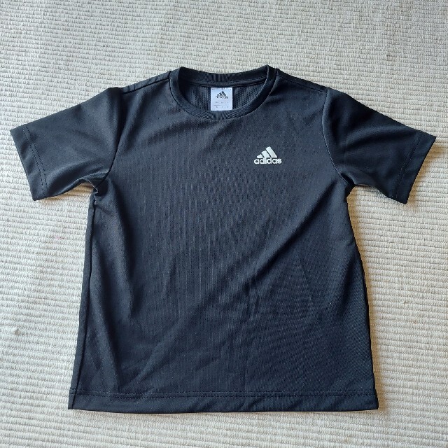 adidas(アディダス)のアディダス　140　ドライTシャツ キッズ/ベビー/マタニティのキッズ服男の子用(90cm~)(Tシャツ/カットソー)の商品写真