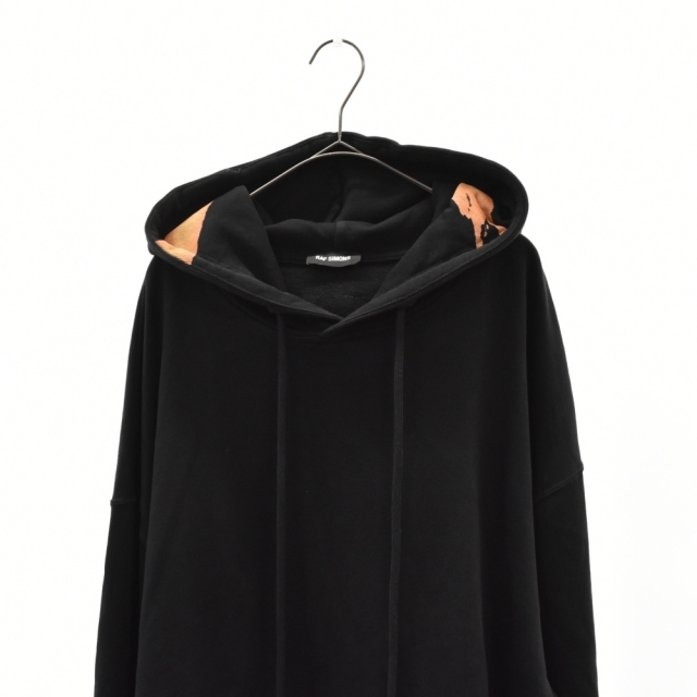 RAF SIMONS(ラフシモンズ)のRAF SIMONS ラフシモンズ 17SS Oversized Vultures Asymmetrical Hoodie 171-185 アシンメトリースリーブスウェットプルオーバーパーカー メンズのトップス(パーカー)の商品写真