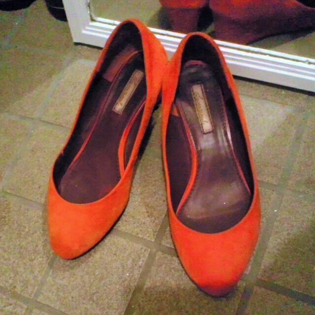 上品なオレンジのヒール　ＬＬサイズ レディースの靴/シューズ(ハイヒール/パンプス)の商品写真