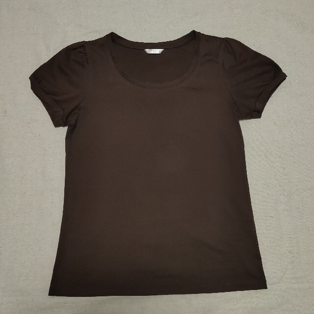 UNIQLO(ユニクロ)のユニクロ エクストラファインコットン パフスリーブTシャツS 茶 レディースのトップス(Tシャツ(半袖/袖なし))の商品写真