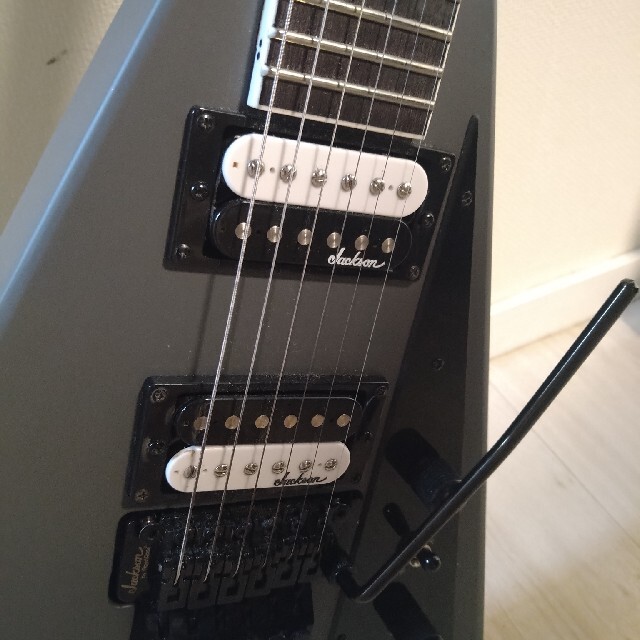 JACKSON JS32 Rhoads フライングV Satin Gray