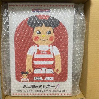 BE＠RBRICK ペコちゃん ミルキー三角帽子デザイン 100％ ＆ 400％(その他)