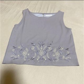 リリディア(Lilidia)のLilidia ノースリーブ 刺繍 パール 上品(カットソー(半袖/袖なし))