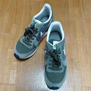 ナイキ(NIKE)の展示品　NIKE　インターナショナリスト　２７cm(スニーカー)