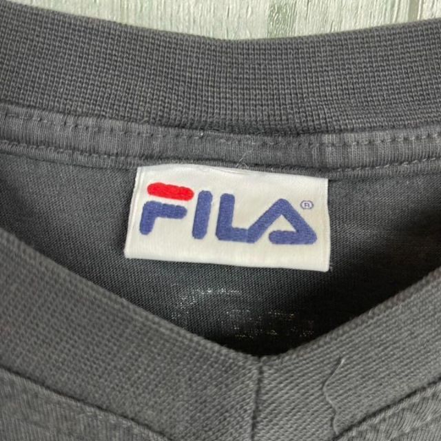 FILA(フィラ)の90's FILA フィラ　ロゴ刺繍　ビッグサイズ　VネックTシャツ メンズのトップス(Tシャツ/カットソー(半袖/袖なし))の商品写真