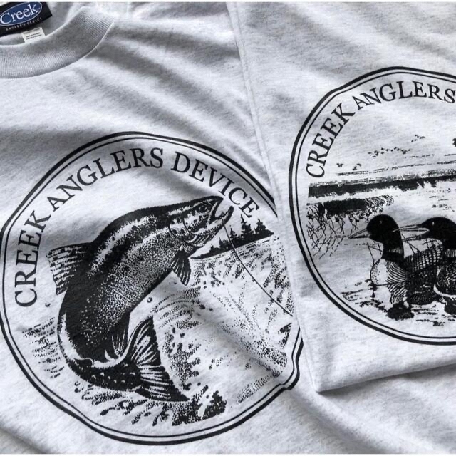 1LDK SELECT(ワンエルディーケーセレクト)のcreek angler's device Tシャツ KAMO　在原みゆ紀 メンズのトップス(Tシャツ/カットソー(半袖/袖なし))の商品写真