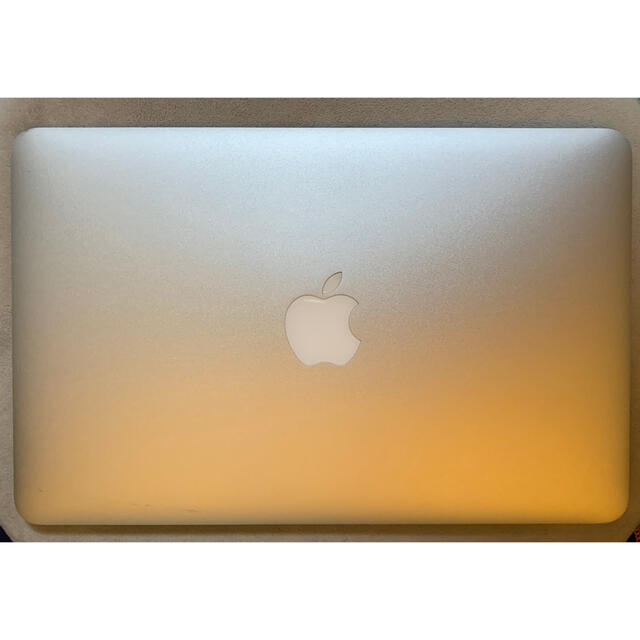Apple(アップル)のMacBook Air 11 i5 4GB 128GB 2012  スマホ/家電/カメラのPC/タブレット(ノートPC)の商品写真