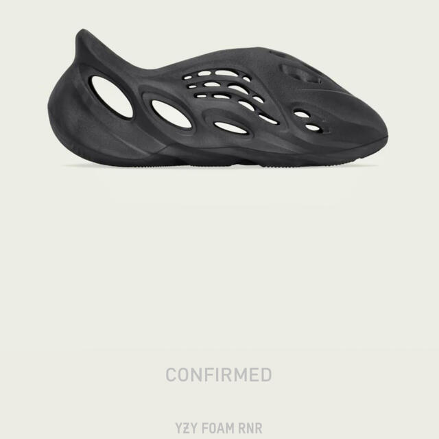 adidas(アディダス)のadidas Yeezy Foam Runner Onyx メンズの靴/シューズ(サンダル)の商品写真