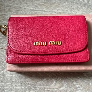 ミュウミュウ(miumiu)のmiumiu カードケース(名刺入れ/定期入れ)