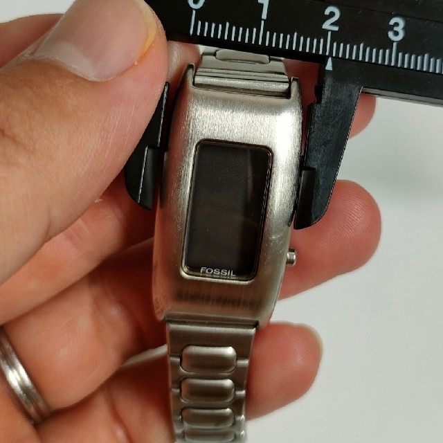 ジャンク　FOSSIL　フォッシル　腕時計 シルバー　デジタル メンズの時計(腕時計(デジタル))の商品写真