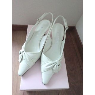 ダイアナ ローヒールパンプスの通販 400点以上 | DIANAを買うならラクマ