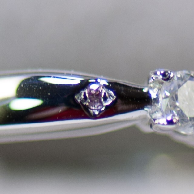 K18WG　0.25ct　0.005ct　7号　3P　ダイヤモンドリング レディースのアクセサリー(リング(指輪))の商品写真