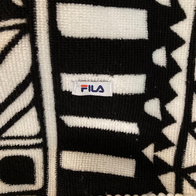 FILA(フィラ)の【大判】ラウンドビーチタオル スポーツ/アウトドアのスポーツ/アウトドア その他(マリン/スイミング)の商品写真