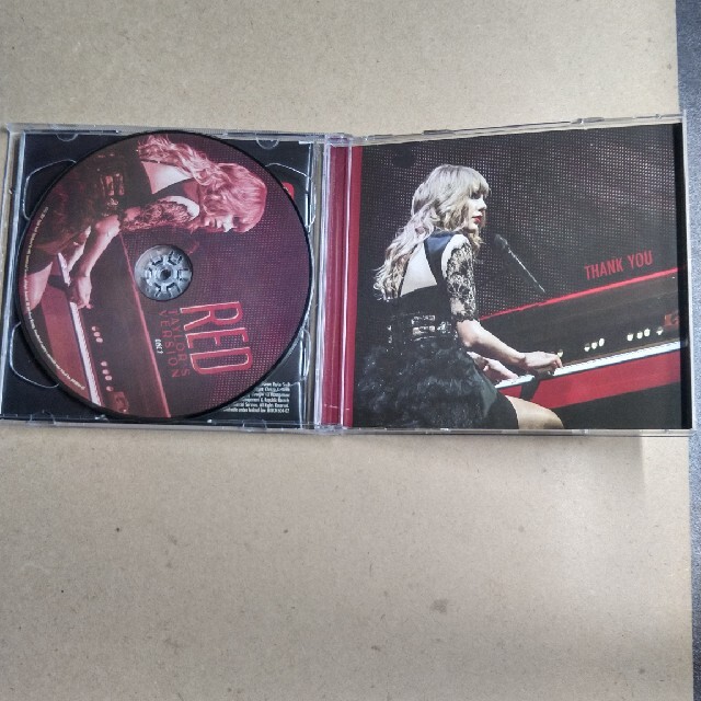 RED (Taylor's Version) CD エンタメ/ホビーのCD(ポップス/ロック(洋楽))の商品写真
