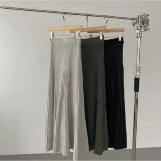 出品6日まで new pleats mermaid knit SK(ロングスカート)