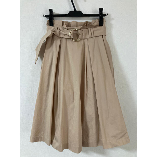 31 Sons de mode(トランテアンソンドゥモード)の裏地付き　ベルト付きフレアスカート　① レディースのスカート(ひざ丈スカート)の商品写真