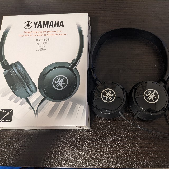 ヤマハ(ヤマハ)のYAMAHA ( ヤマハ )HPH-50 B ヘッドホン スマホ/家電/カメラのオーディオ機器(ヘッドフォン/イヤフォン)の商品写真