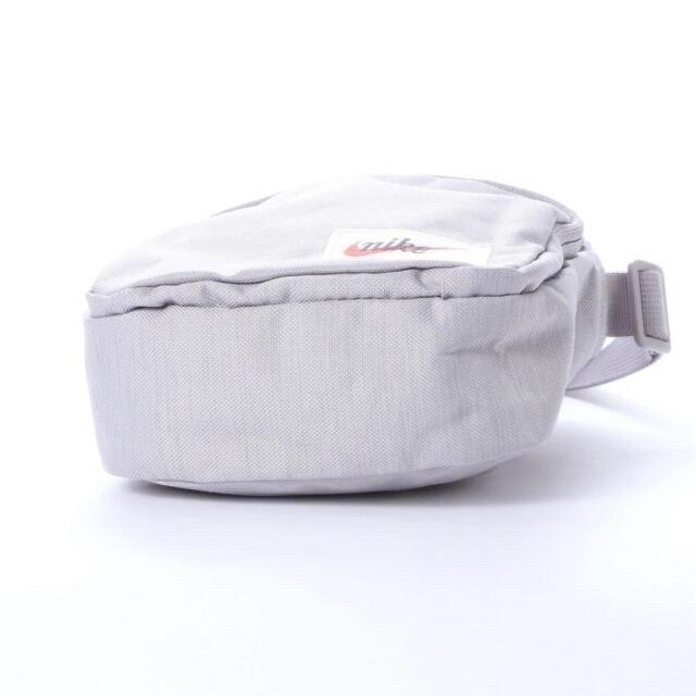 NIKE(ナイキ)の新品タグ付きNINE ショルダーバッグ レディースのバッグ(ショルダーバッグ)の商品写真