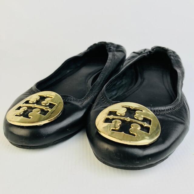 Tory Burch(トリーバーチ)のトリーバーチ★ゴールドアイコンプレート付 レザー フラットシューズ(6M) レディースの靴/シューズ(バレエシューズ)の商品写真