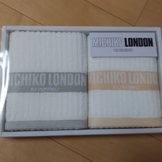 MICHIKO LONDON(ミチコロンドン)の【MICHIKO LONDON】タオルセット インテリア/住まい/日用品の日用品/生活雑貨/旅行(タオル/バス用品)の商品写真