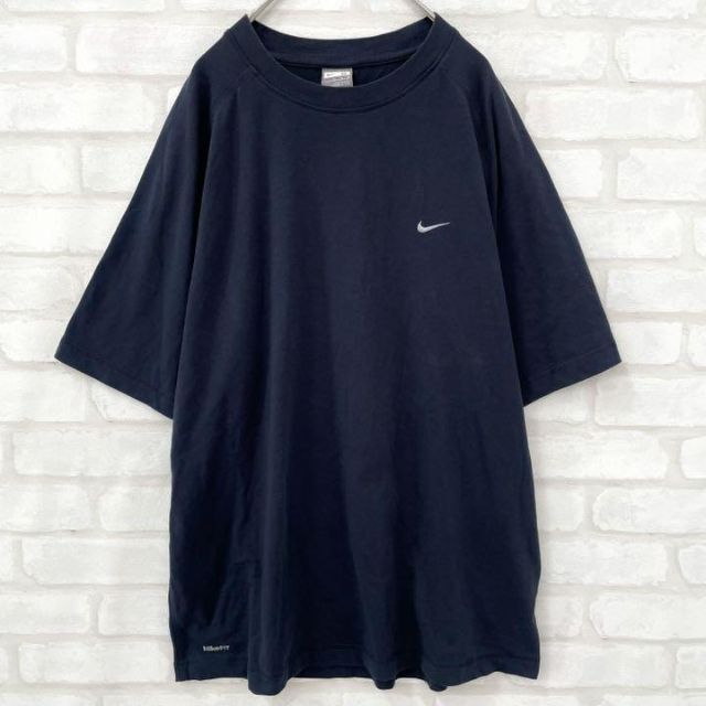 【刺繍ロゴ】NIKE ナイキ Tシャツ　ワンポイント　黒　L 定番