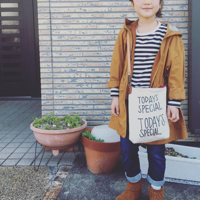 UNIQLO(ユニクロ)のユニクロ ✖︎ アンダーカバー 140cmボーダーワンピース キッズ/ベビー/マタニティのキッズ服女の子用(90cm~)(ジャケット/上着)の商品写真