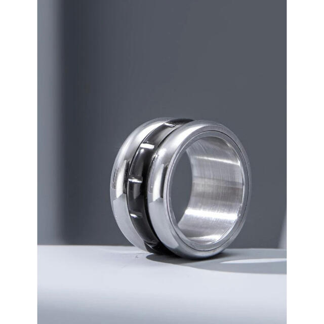 黒銀ステンレスシンプル男性指輪 レディース指輪ユニセックスシルバーメンズリング メンズのアクセサリー(リング(指輪))の商品写真