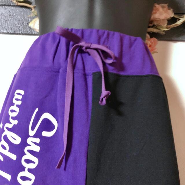SNOOPY スヌーピー　紫×黒 アメリカ 星条旗 ハーフ パンツ LL レディースのパンツ(ハーフパンツ)の商品写真