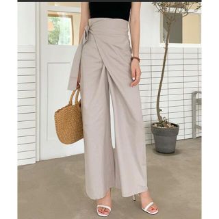 美品!ミラオーウェン ウエストリボンガウチョパンツ ワイドパンツ ベージュ