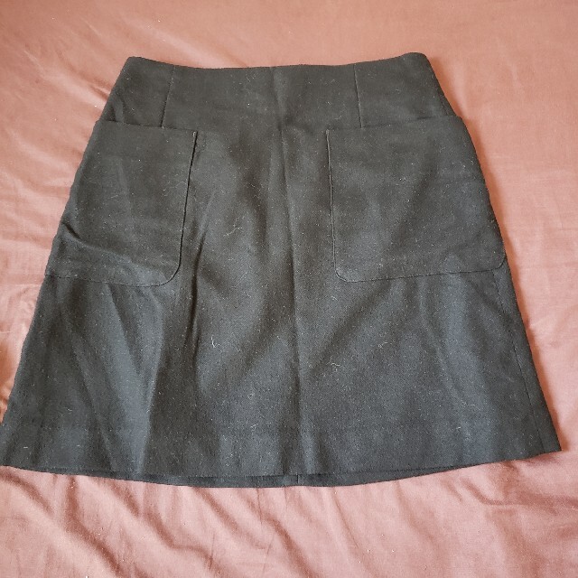 シンプル　ブラックスカート レディースのスカート(ひざ丈スカート)の商品写真