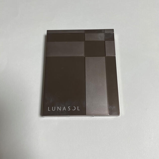 LUNASOL(ルナソル)のルナソルスキンモデリングアイズ01お値下げしました！ コスメ/美容のベースメイク/化粧品(アイシャドウ)の商品写真