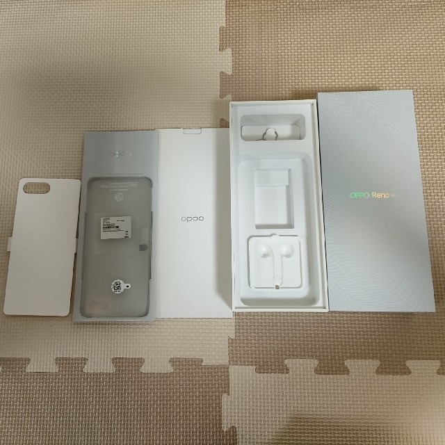 OPPO(オッポ)の【中古】OPPO RenoAブラック 64GB スマホ/家電/カメラのスマートフォン/携帯電話(スマートフォン本体)の商品写真