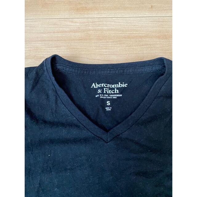 Abercrombie&Fitch(アバクロンビーアンドフィッチ)のアバクロ　Tシャツ　黒 メンズのトップス(Tシャツ/カットソー(半袖/袖なし))の商品写真