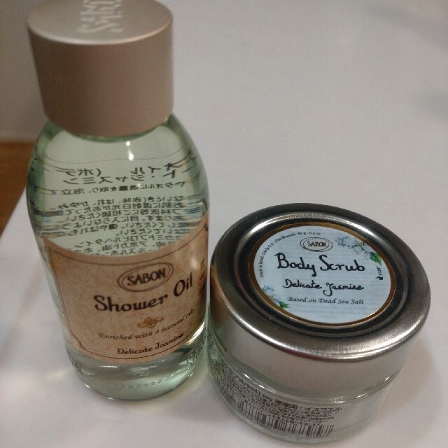 SABON(サボン)のＳＡＢＯＮ　ボディースクラブ　シャワーオイル コスメ/美容のボディケア(バスグッズ)の商品写真