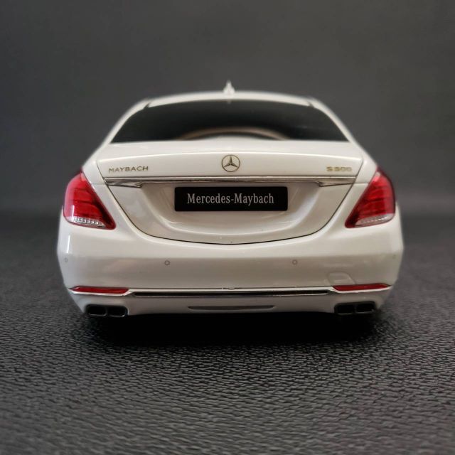 1/18 メルセデス・マイバッハ S 600 カスタム