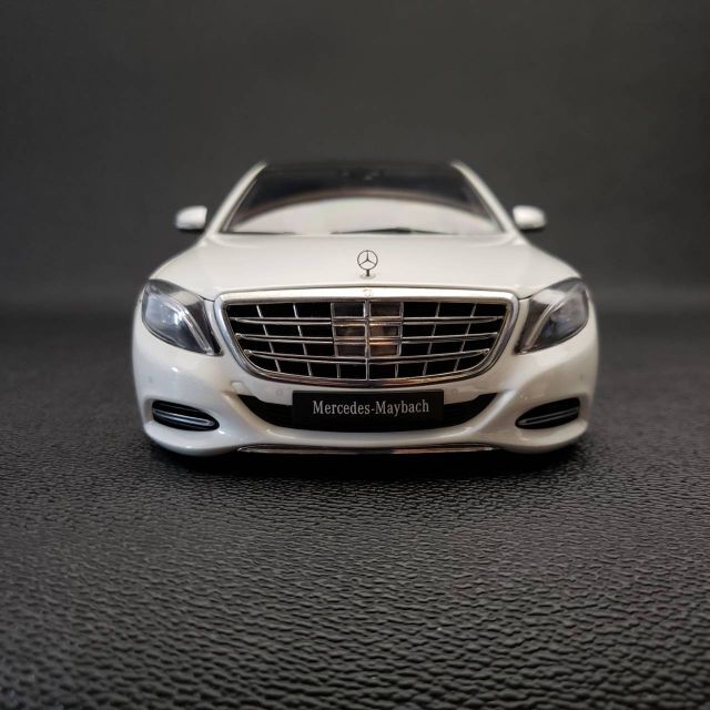 1/18 メルセデス・マイバッハ S 600 カスタム