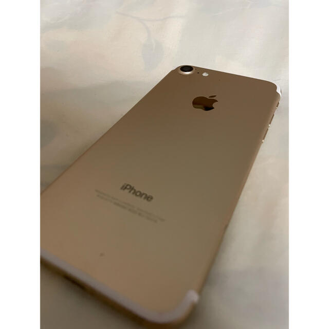 Apple(アップル)のiPhone7 32GB シルバー SIMフリー スマホ/家電/カメラのスマートフォン/携帯電話(スマートフォン本体)の商品写真