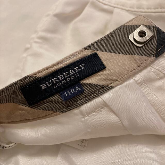 BURBERRY(バーバリー)のバーバリー　キッズ　ショートパンツ　ホワイト キッズ/ベビー/マタニティのキッズ服女の子用(90cm~)(パンツ/スパッツ)の商品写真