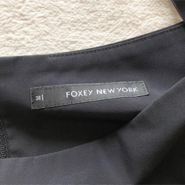 FOXEY(フォクシー)の【未使用品】フォクシーニューヨーク レイニースカート 撥水加工ストレッチ素材 黒 レディースのスカート(ひざ丈スカート)の商品写真