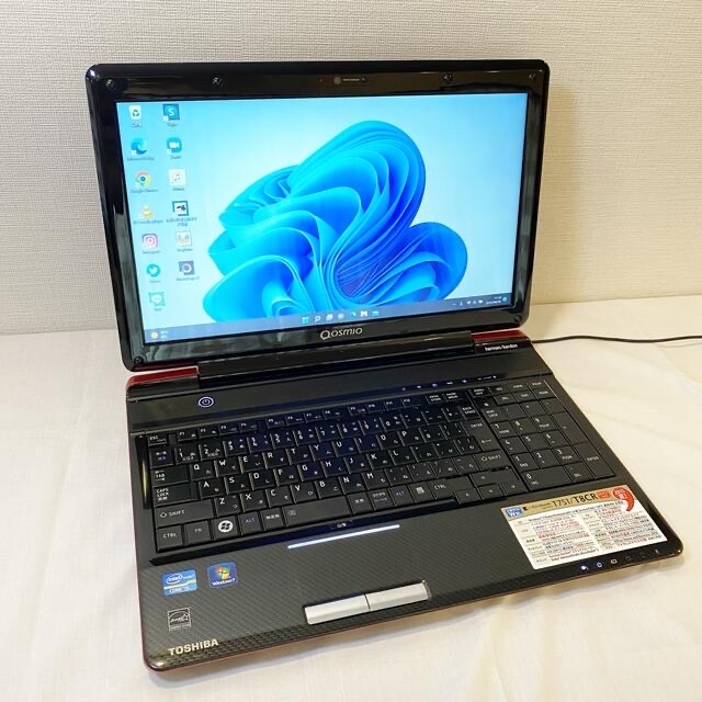 東芝(トウシバ)の【美品】人気レッド♪届いてすぐ使える！corei5メモリ8GB東芝ノートパソコン スマホ/家電/カメラのPC/タブレット(ノートPC)の商品写真