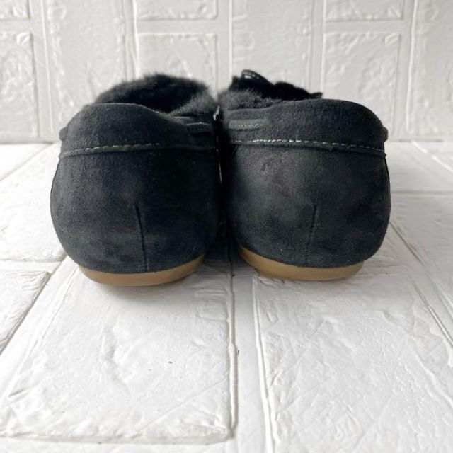 DIANA(ダイアナ)のDIANA ダイアナ　モカシン　ファー　フラットシューズ　ブラック　23.5cm レディースの靴/シューズ(スリッポン/モカシン)の商品写真