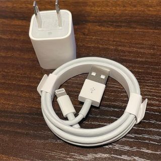 アイフォーン(iPhone)のiPhone ライトニングケーブル　充電器(バッテリー/充電器)