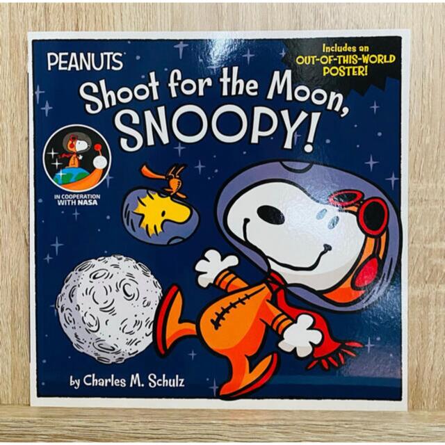 PEANUTS(ピーナッツ)のピーナッツ英語絵本　洋書　Shoot for the Moon,Snoopy! エンタメ/ホビーの本(絵本/児童書)の商品写真