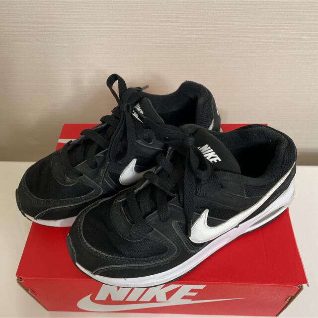 NIKE(ナイキ)のNIKE AIR MAX COMMAND FLEX PS 20.5cm キッズ/ベビー/マタニティのキッズ靴/シューズ(15cm~)(スニーカー)の商品写真