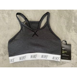 ナイキ(NIKE)のナイキ　SWOOSH BRA スポーツブラ　グレー(トレーニング用品)