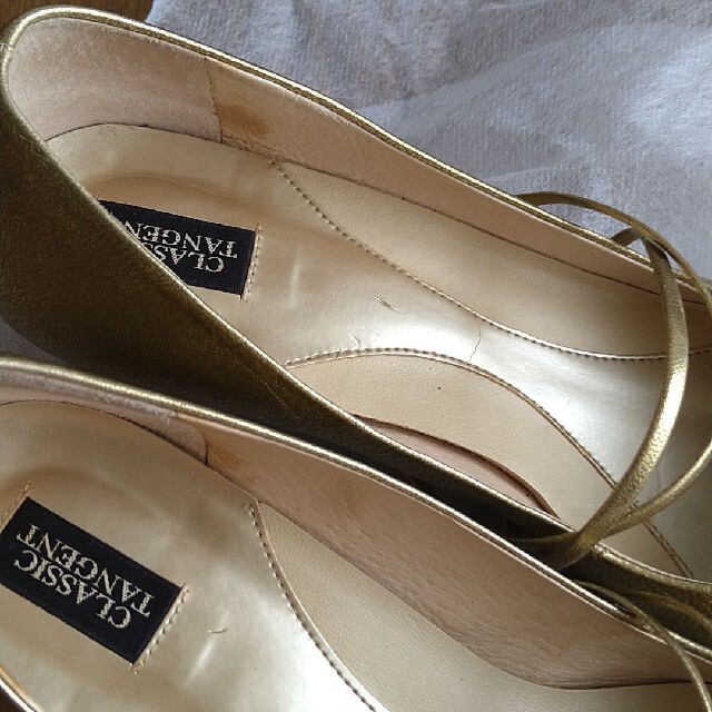 CLASSIC TANGENT・ゴールド　24センチ レディースの靴/シューズ(ハイヒール/パンプス)の商品写真