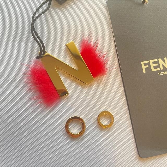 未使用Fendi ミンクファーイニシャルネックレストップ