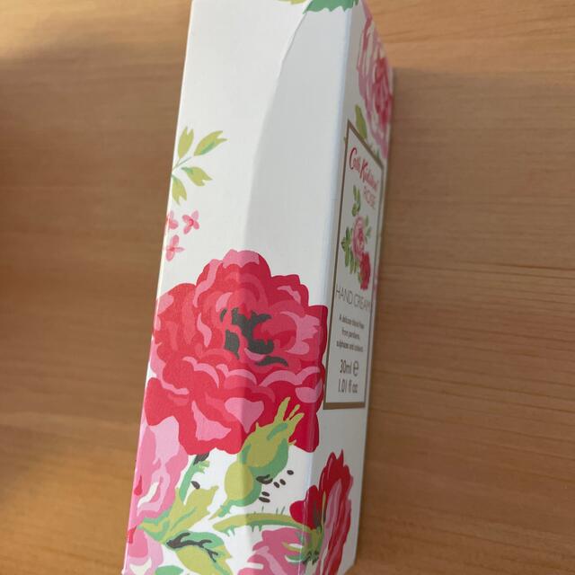 Cath Kidston(キャスキッドソン)の新品！Cath Kidston キャス・キッドソン　ハンドクリーム コスメ/美容のボディケア(ハンドクリーム)の商品写真