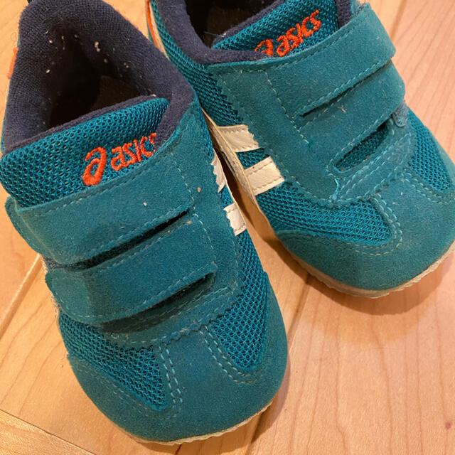 asics(アシックス)のアシックススニーカー　13.5 キッズ/ベビー/マタニティのベビー靴/シューズ(~14cm)(スニーカー)の商品写真