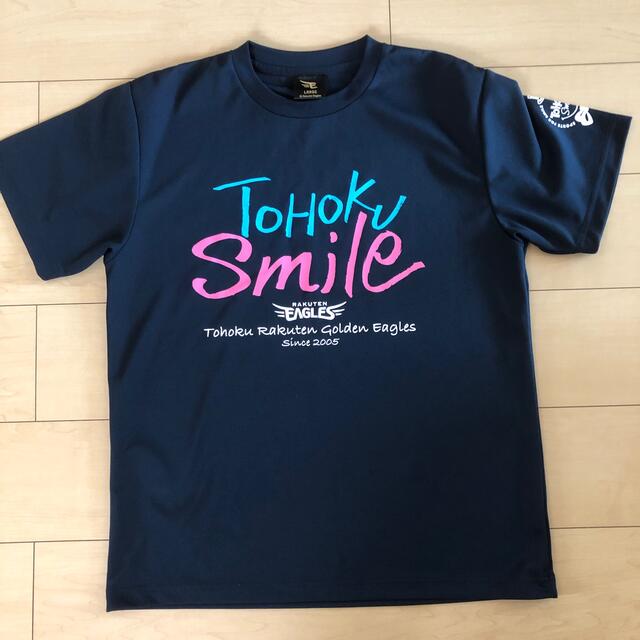 楽天イーグルス Tohoke Smile Tシャツ　Lサイズ スポーツ/アウトドアの野球(記念品/関連グッズ)の商品写真